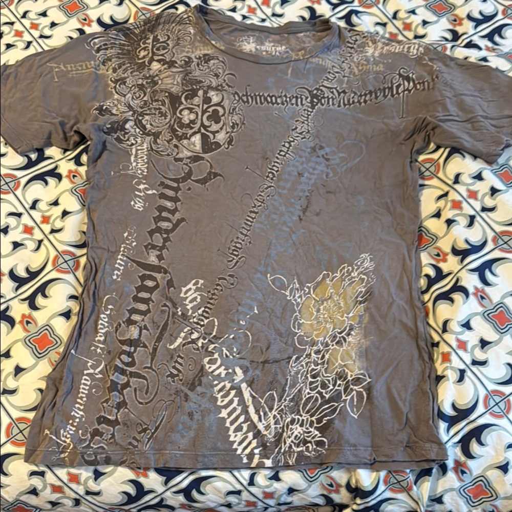 Men’s Resurge Gray Graphic T-Shirt large EUC